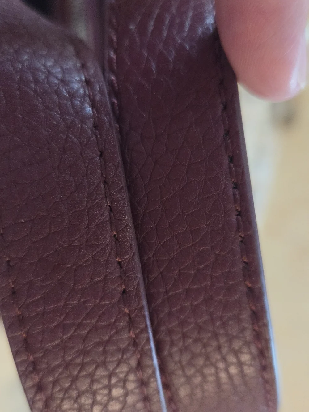 Hobo Vida Small Tote In Port EUc